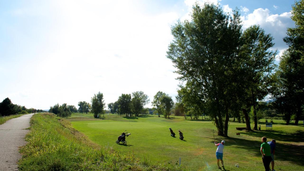 Apartman Greenbay Golf Trencin Luaran gambar